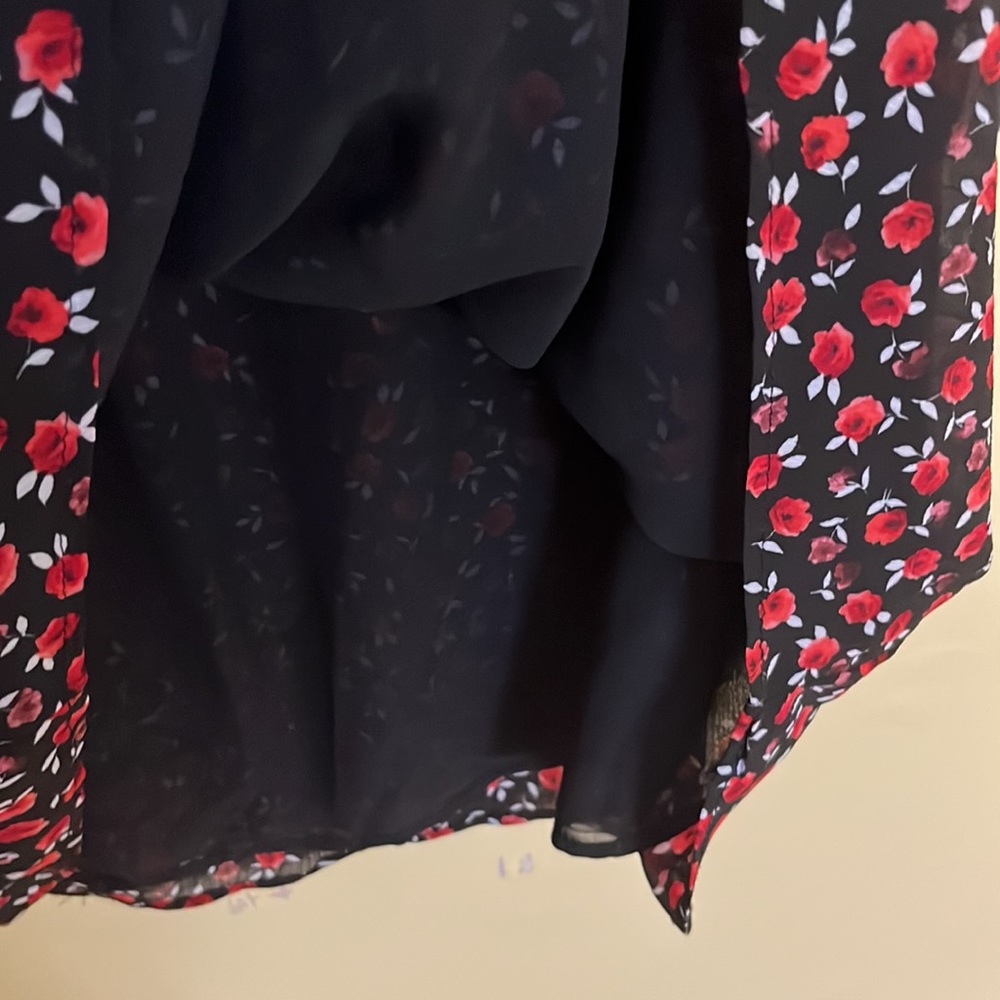 Torrid top size 0 (12), (large) - Picture 6 of 7